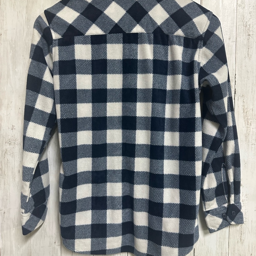 TWO Nomad Boys Button Down Flannel Shirts - Navy and Red Plaid Size M - Picture 8 of 9